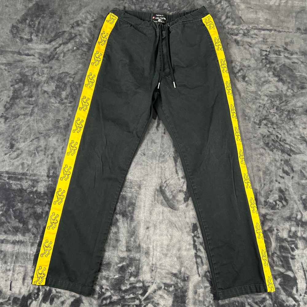 Forever 21 Airwalk Pants Mens Medium Black Yellow‎ Logo Side Stripe Skate Chinos